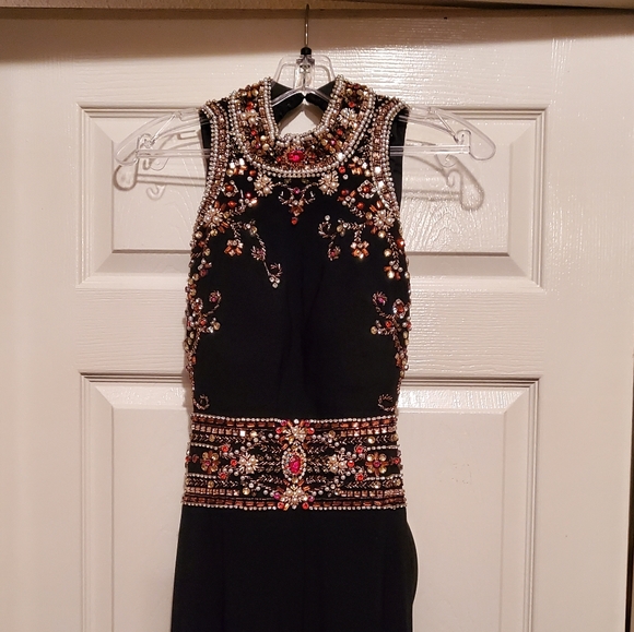 Prom dress - Picture 2 of 4